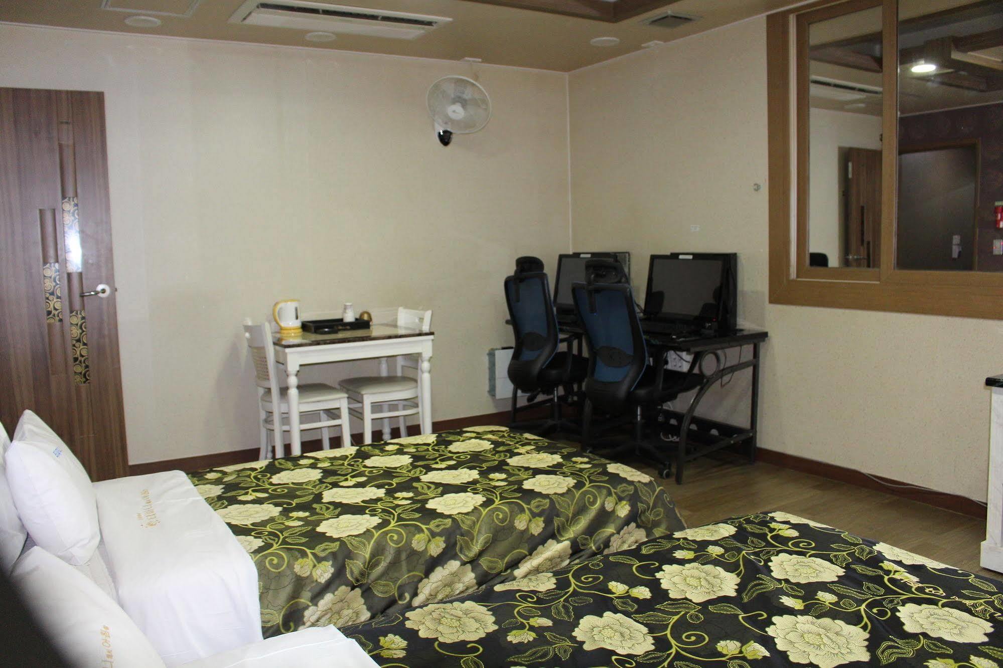 Tiffany Motel Mokpo Esterno foto