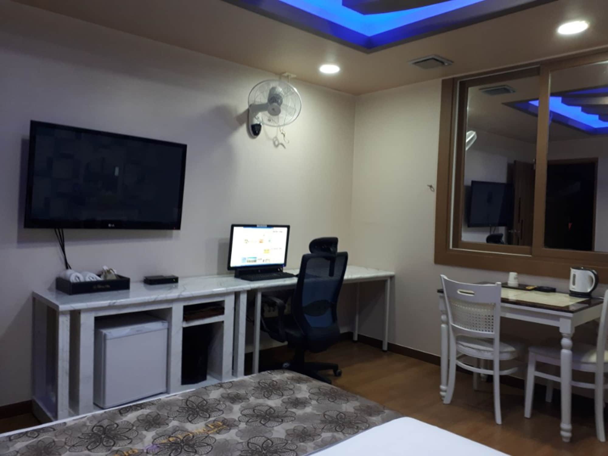 Tiffany Motel Mokpo Esterno foto